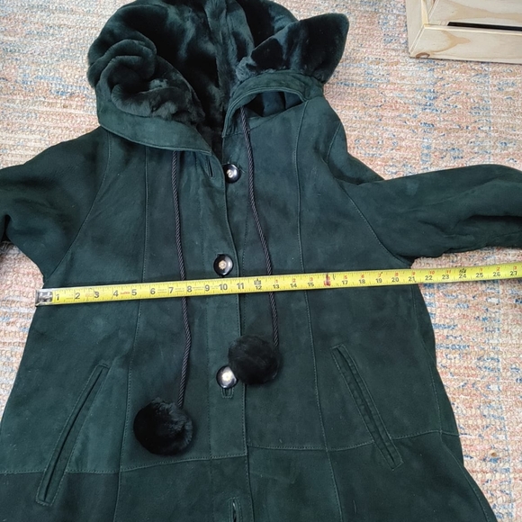 - Green Sheep Skin coat - - Picture 9 of 12